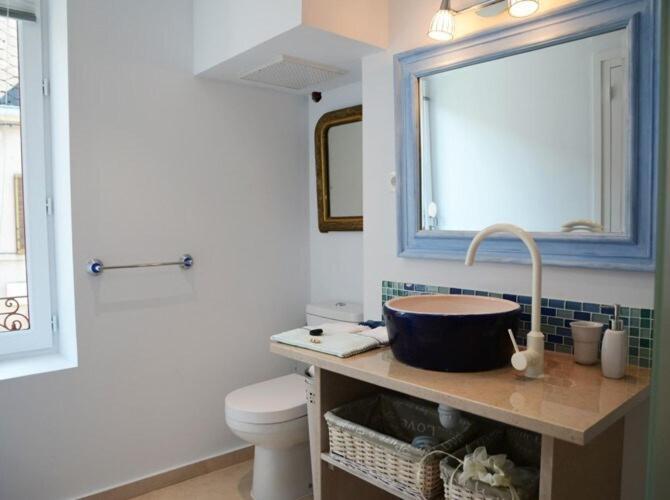 48 Urban Suites Dun-le-Palestel Habitación foto