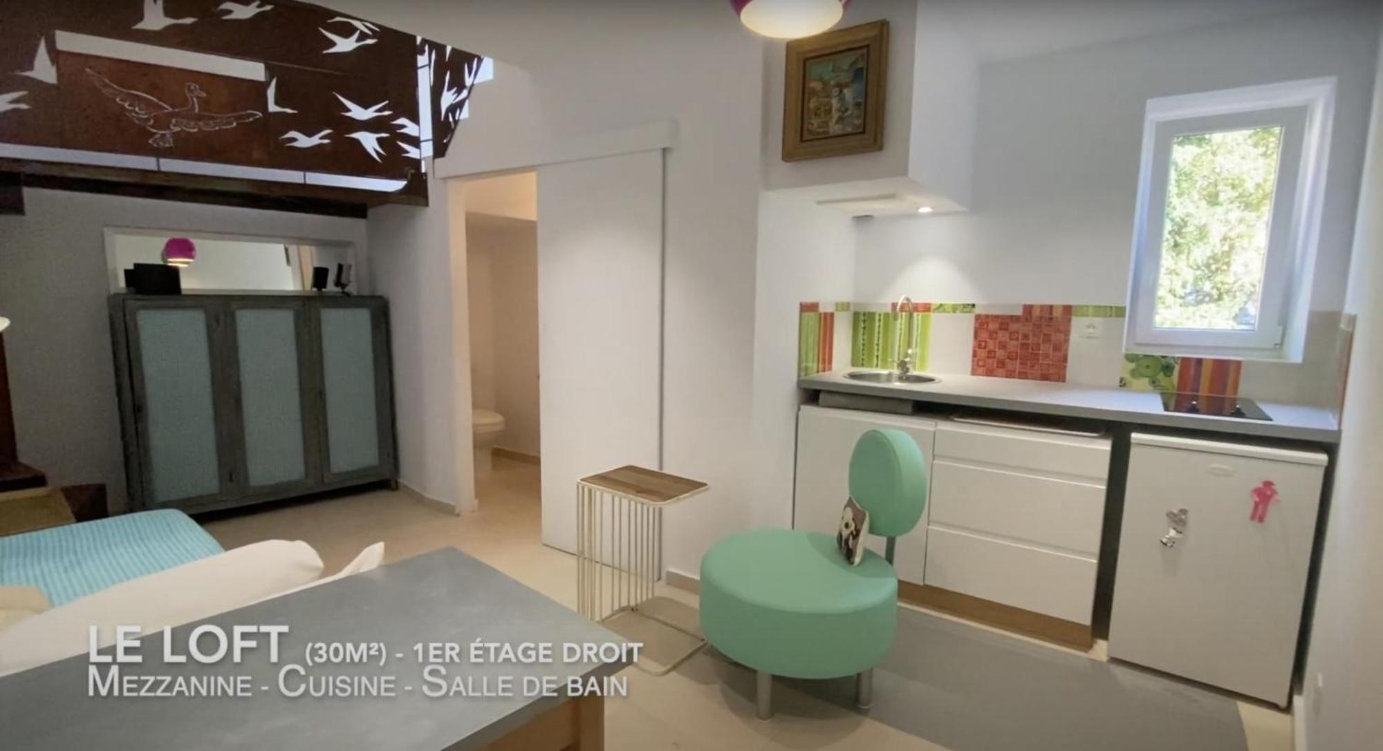 48 Urban Suites Dun-le-Palestel Habitación foto