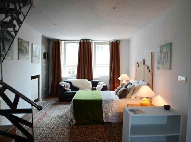 48 Urban Suites Dun-le-Palestel Habitación foto