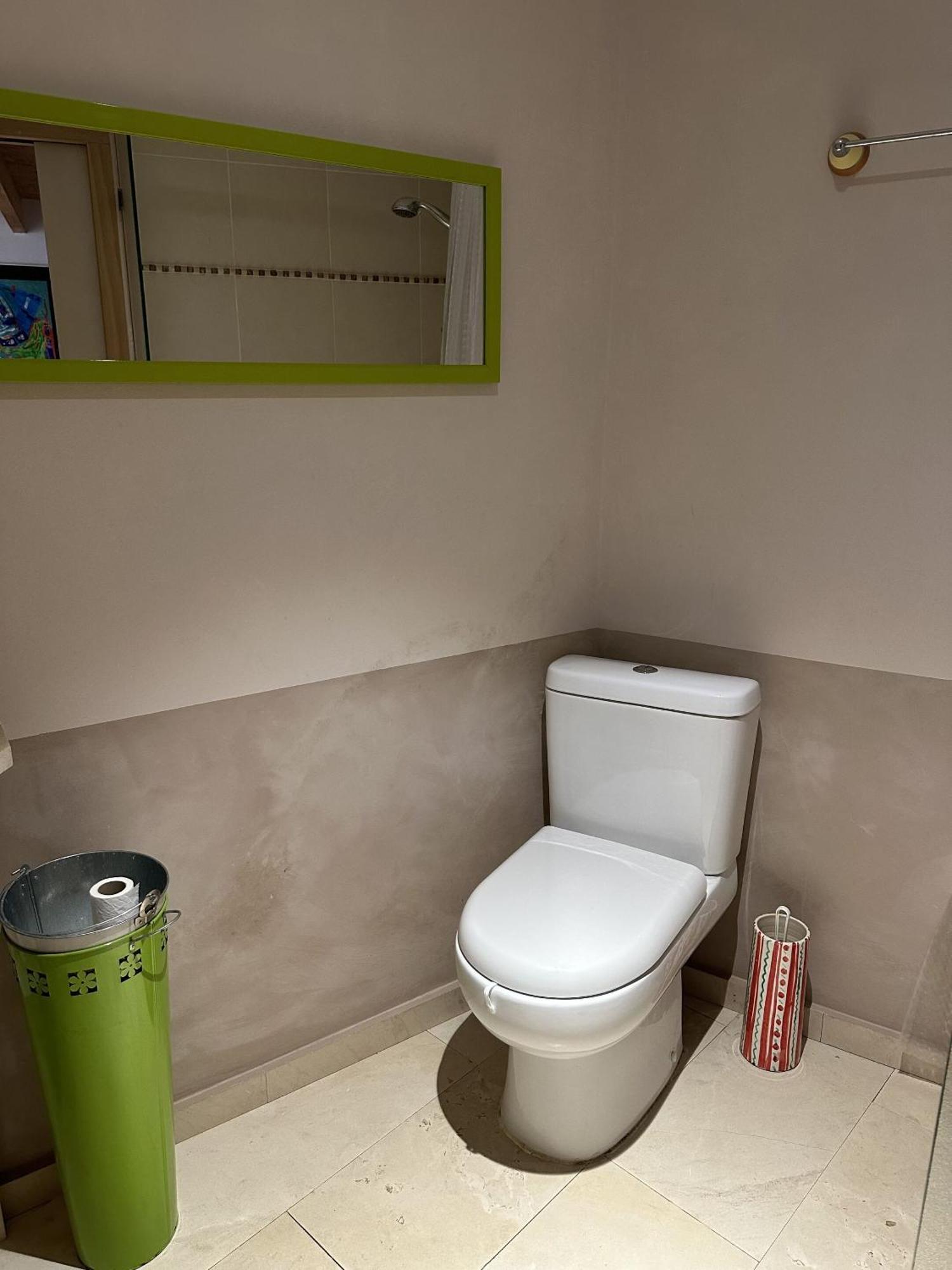 48 Urban Suites Dun-le-Palestel Habitación foto