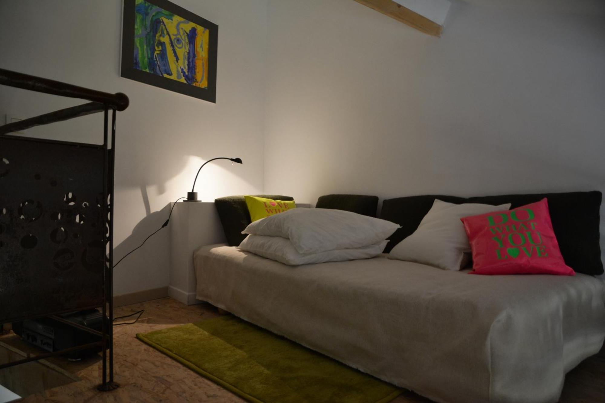 48 Urban Suites Dun-le-Palestel Habitación foto