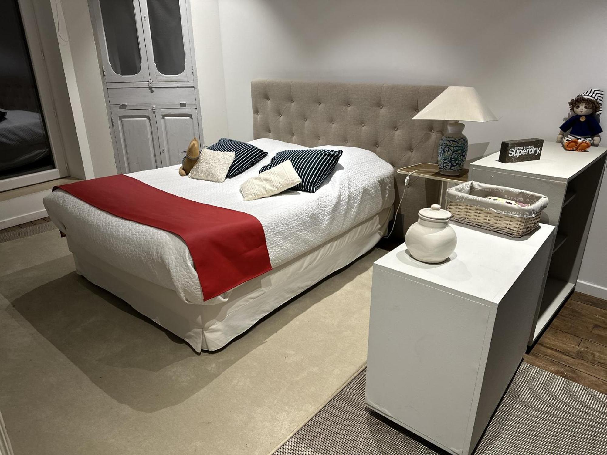 48 Urban Suites Dun-le-Palestel Habitación foto